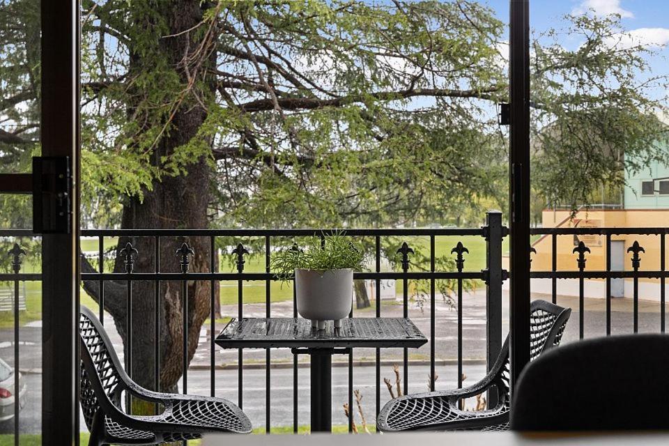 Oxley Court Serviced Apartments Canberra Exterior photo