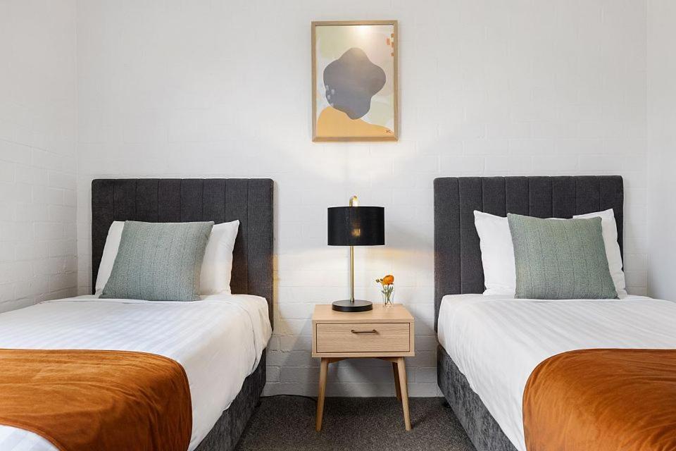 Oxley Court Serviced Apartments Canberra Exterior photo