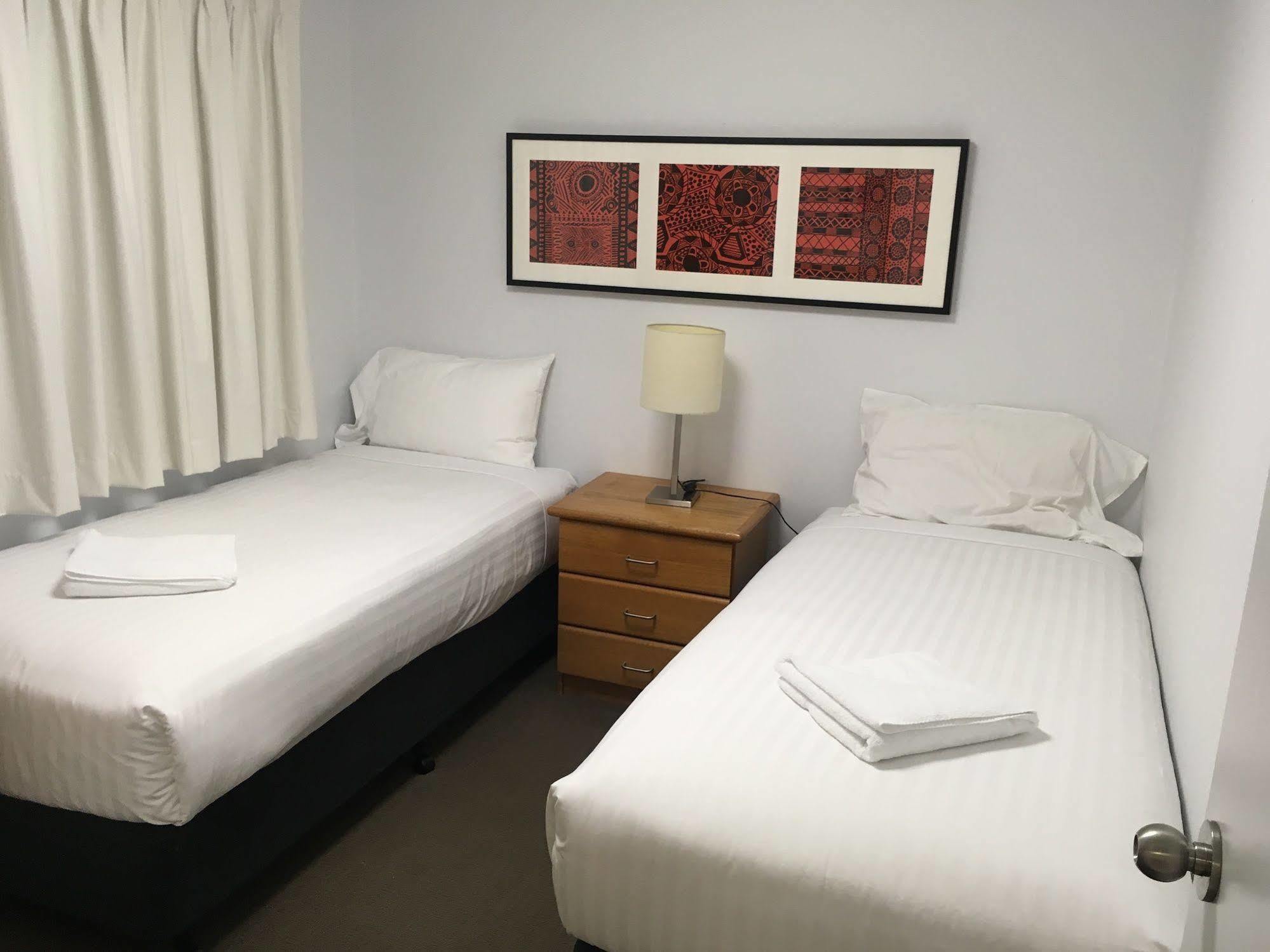 Oxley Court Serviced Apartments Canberra Exterior photo